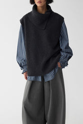 Detachable Cowl V-Neck Knit Top