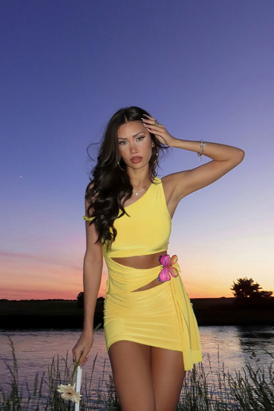 One-Shoulder Cut-Out Bow Birthday Dress Secondary image