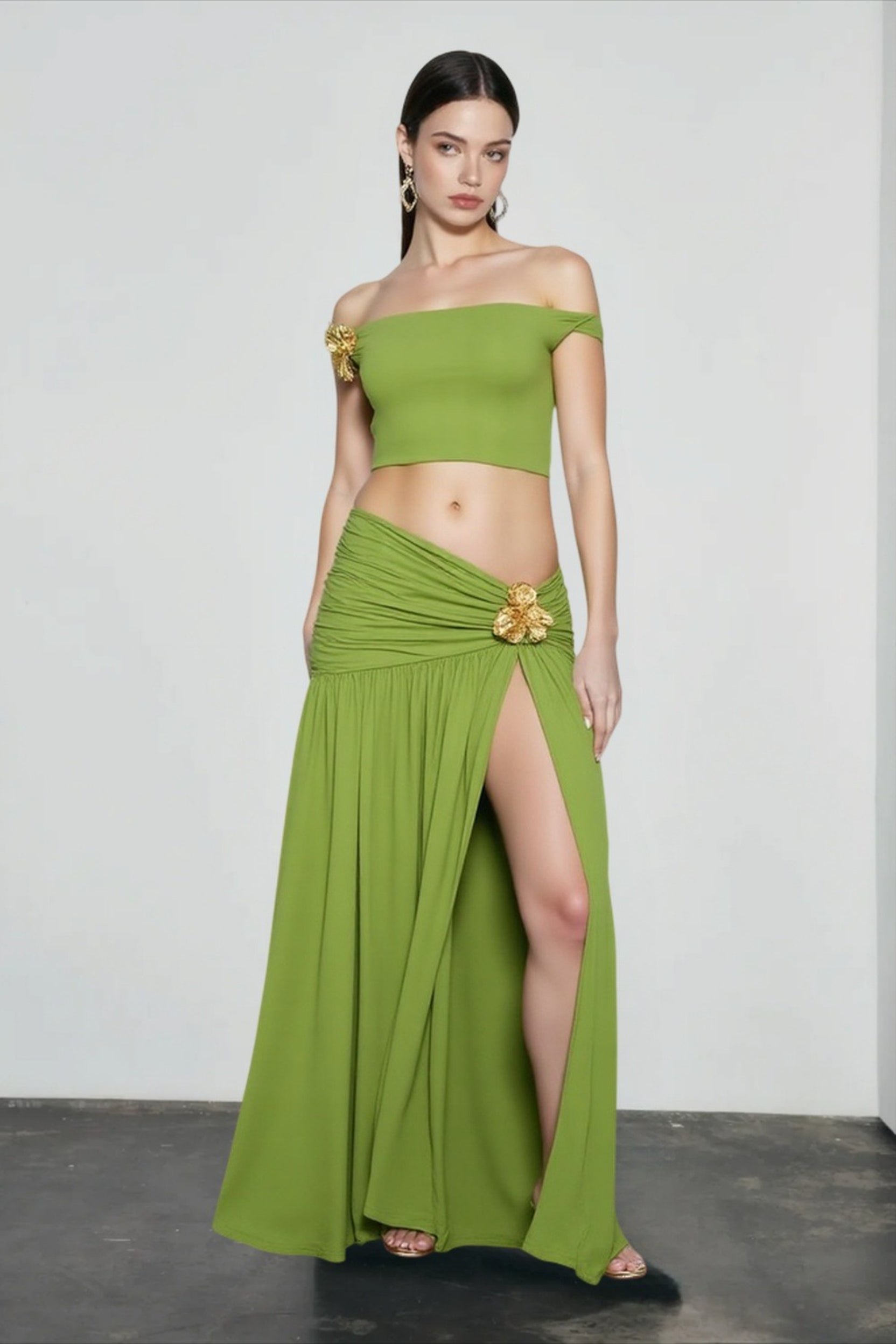 Off Shoulder Ruched Crop Vacation Set Main image