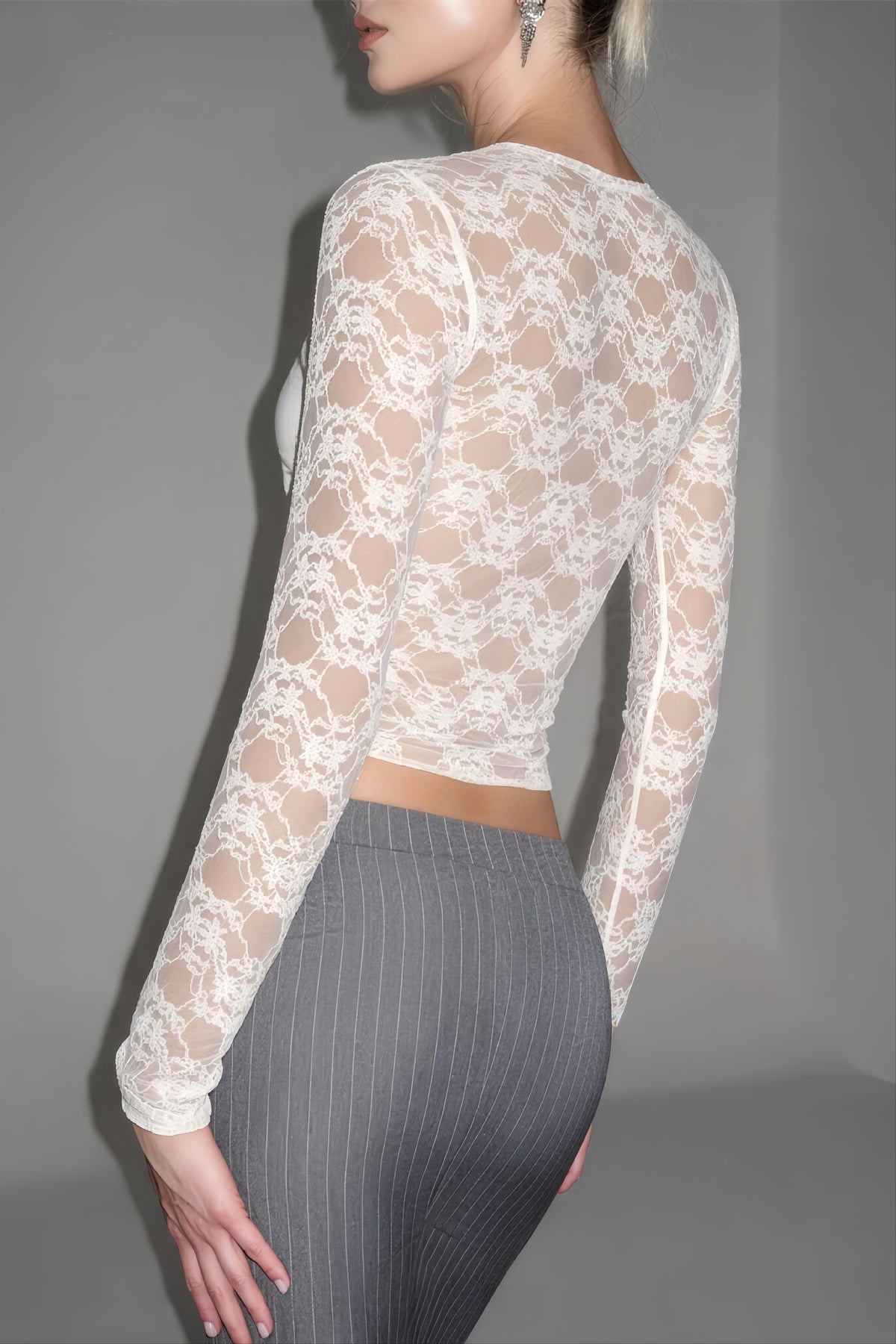 Floral Lace Square Neck Long Sleeved T-shirts