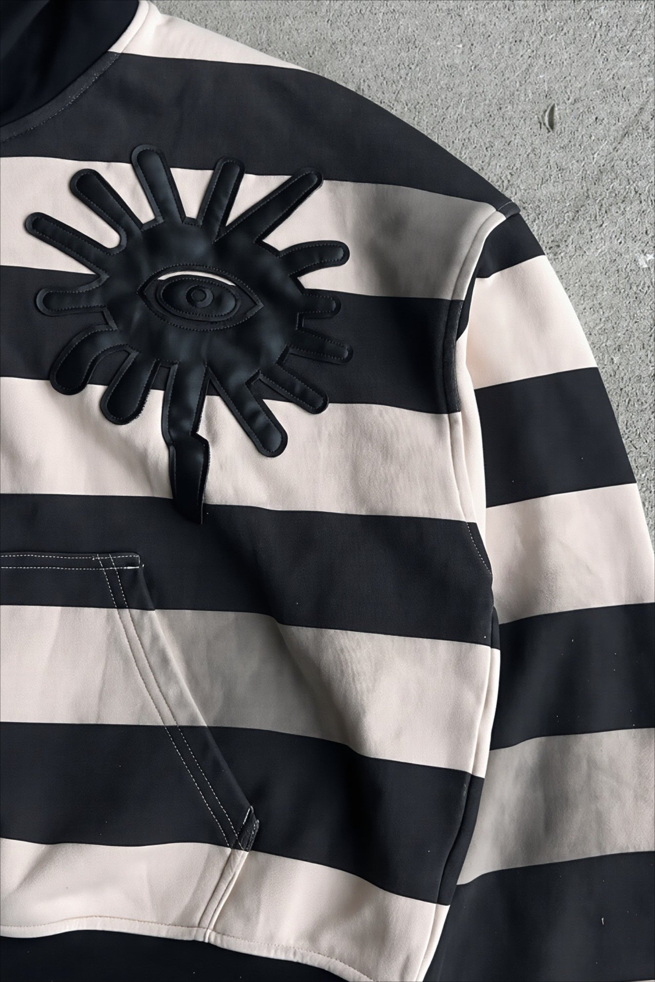 Striped Eye Applique Cropped Zip Hoodie Secondary image