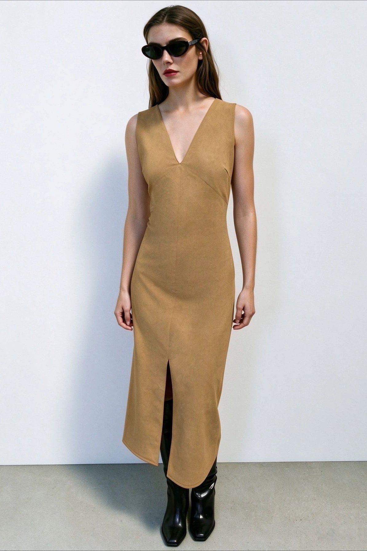 Sleeveless Scoop Neck Solid Midi Dress