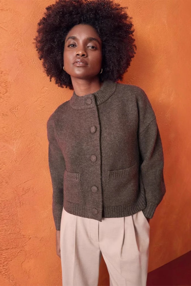 Fashionable Knit Cardigan Sweater Secondary image