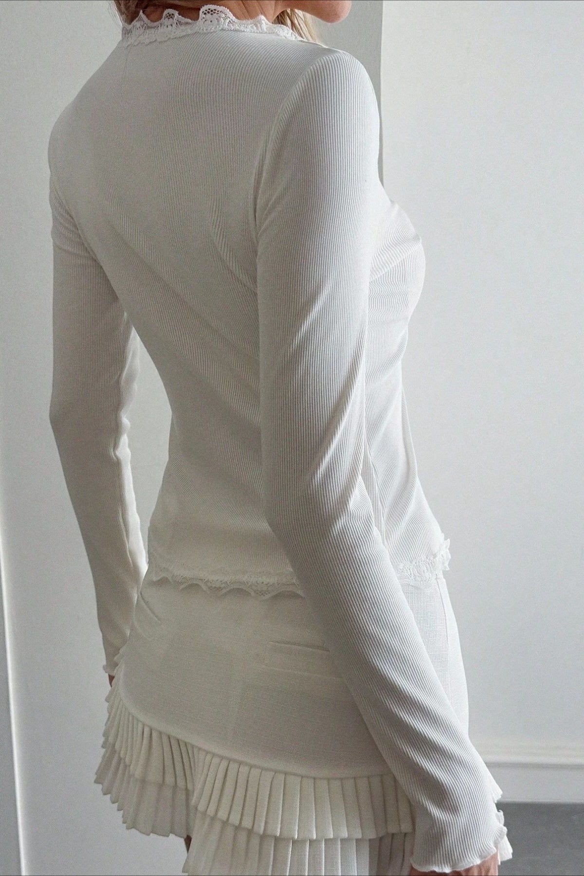 Retro Sheer Lace Long Sleeve Top Secondary image