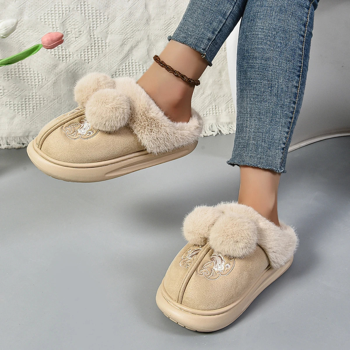 2024 Winter New Warm Women Snow Boots Indoor Comfortable Plush Shoes Platform Winter New Cute Cotton Slippers Zapatos De Mujer Secondary image