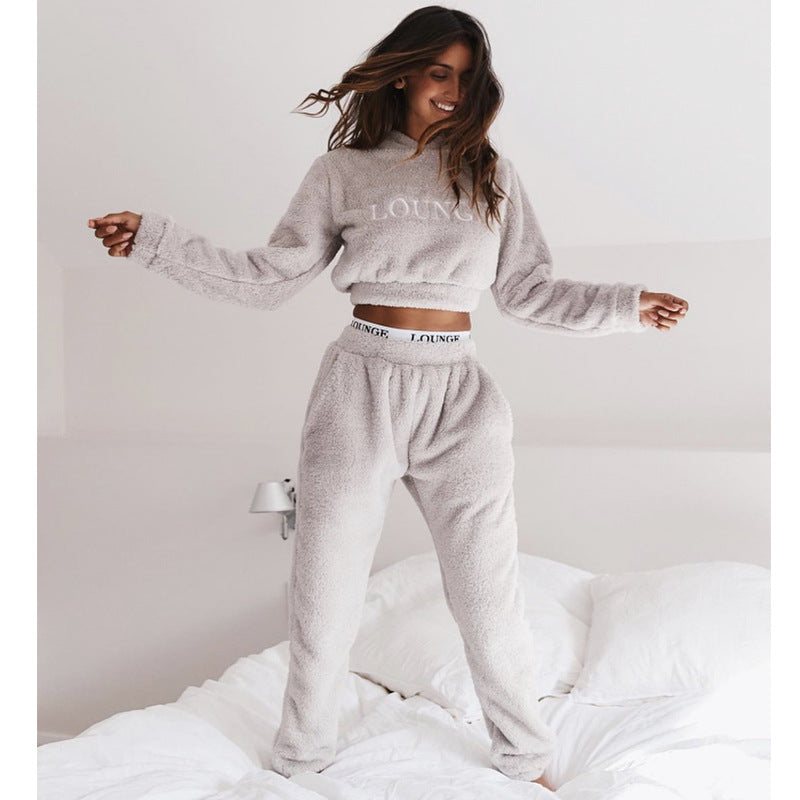 Elegant Stylish Modern Feminine Chic Comfortable Relaxed Summer Suit Main image