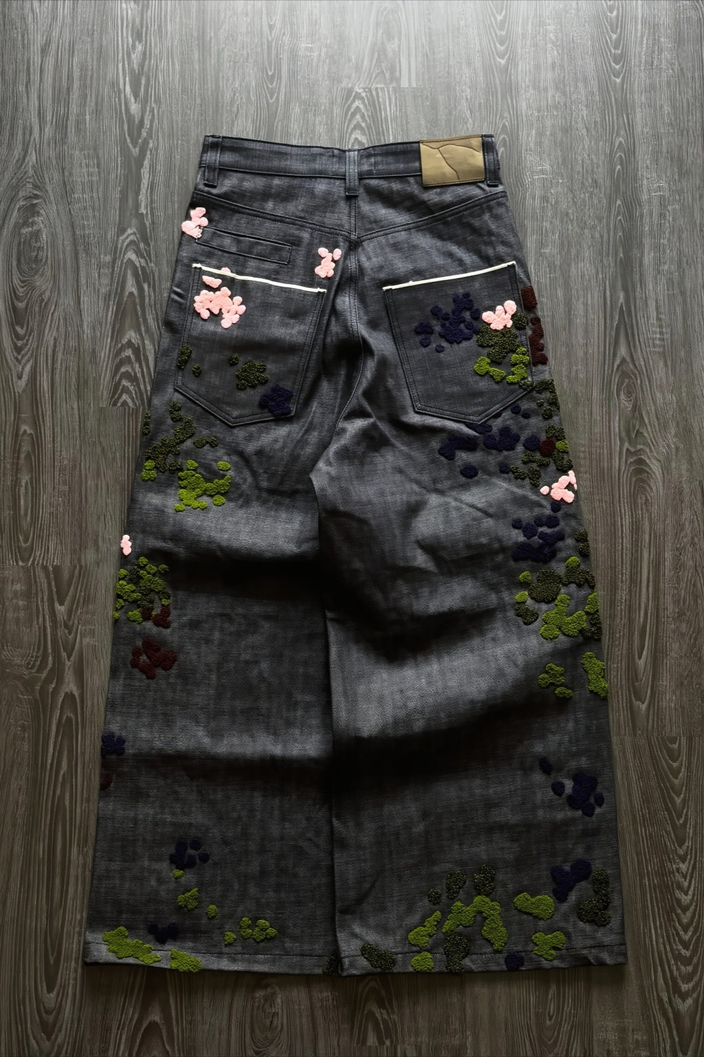 Embroidered Loose Fit Straight Leg Jeans