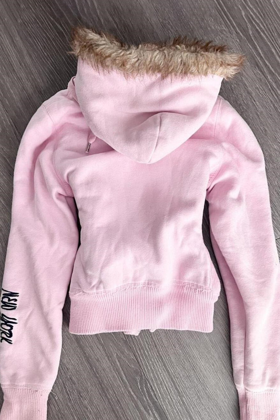Letter Print Fur Trim Fitted Hoodie