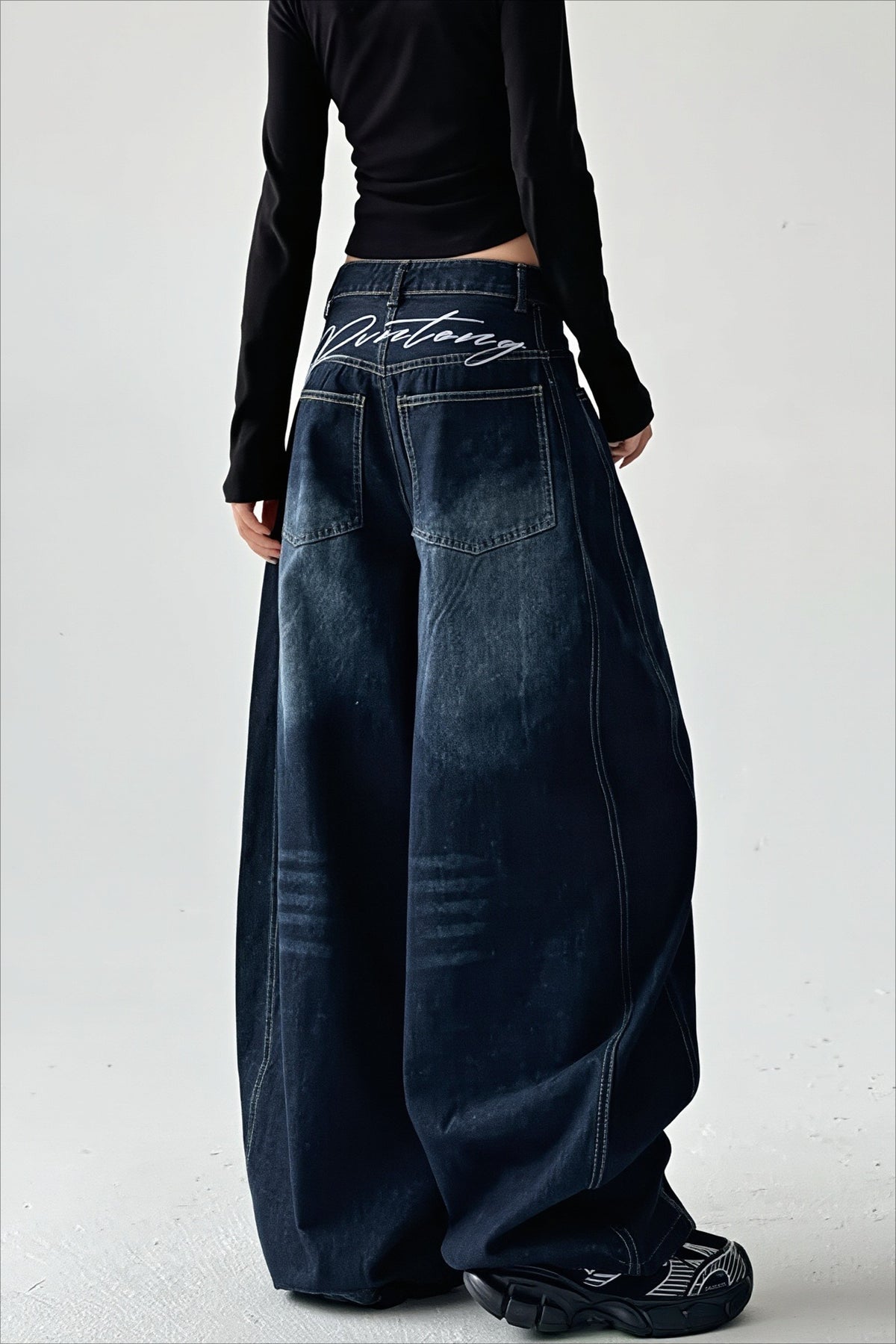 High Rise Embroidered Barrel Leg Jeans