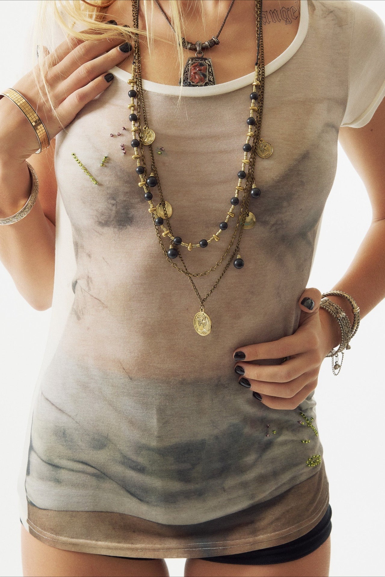 Sheer Distressed Graphic Fitted Short Sleeve T-Shirt Secondary image