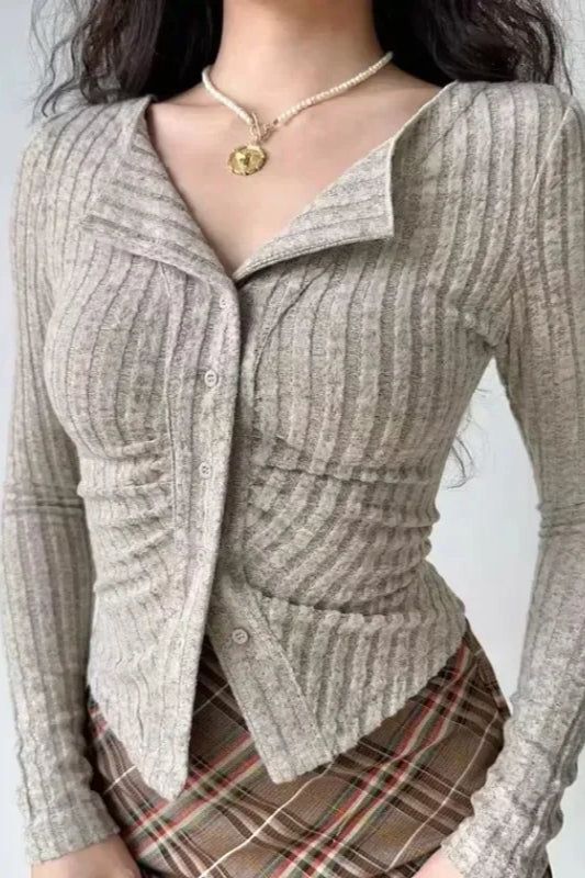 Vintage V-Collar Knit Cardigan Secondary image