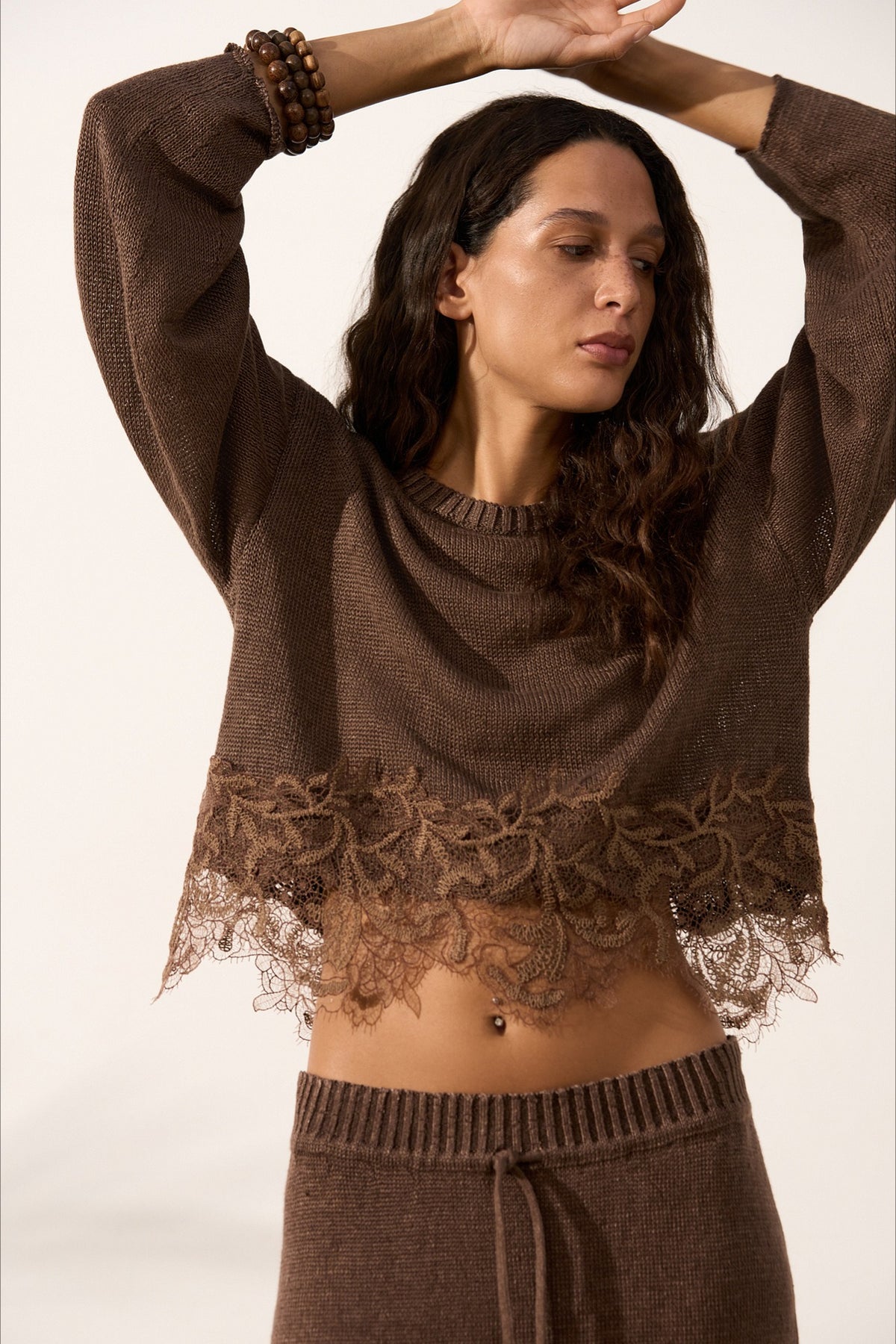 Lace Hem Crew Neck Cropped Knit Sweater