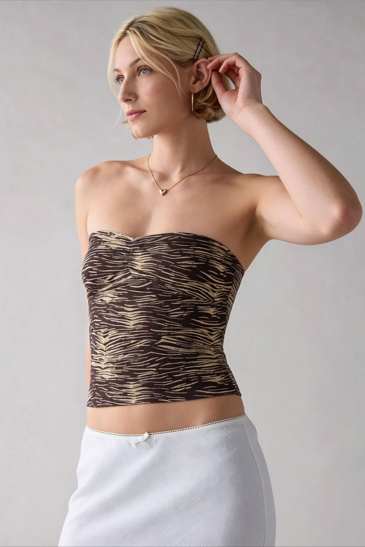 Contrast Print Strapless Fitted Crop Top Secondary image
