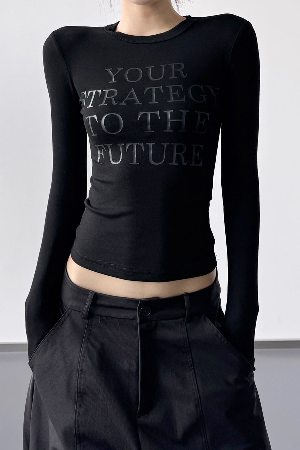 Letter Print Slim Short Long Sleeve Crop Top Secondary image
