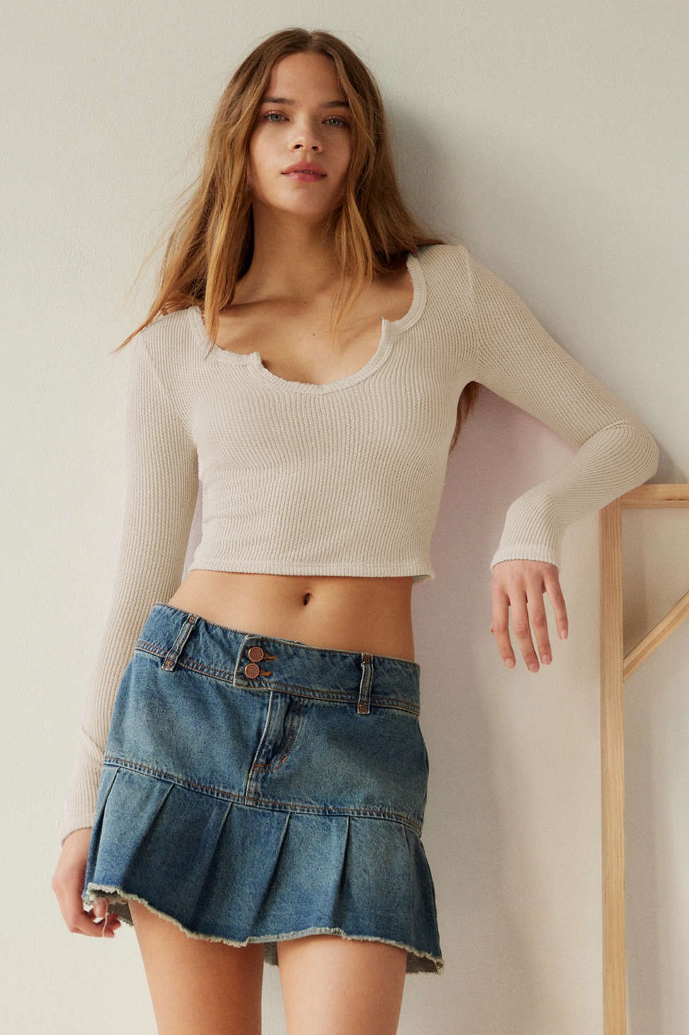 V Neck Ribbed Knit Slim Cropped  Crop Top Secondary image