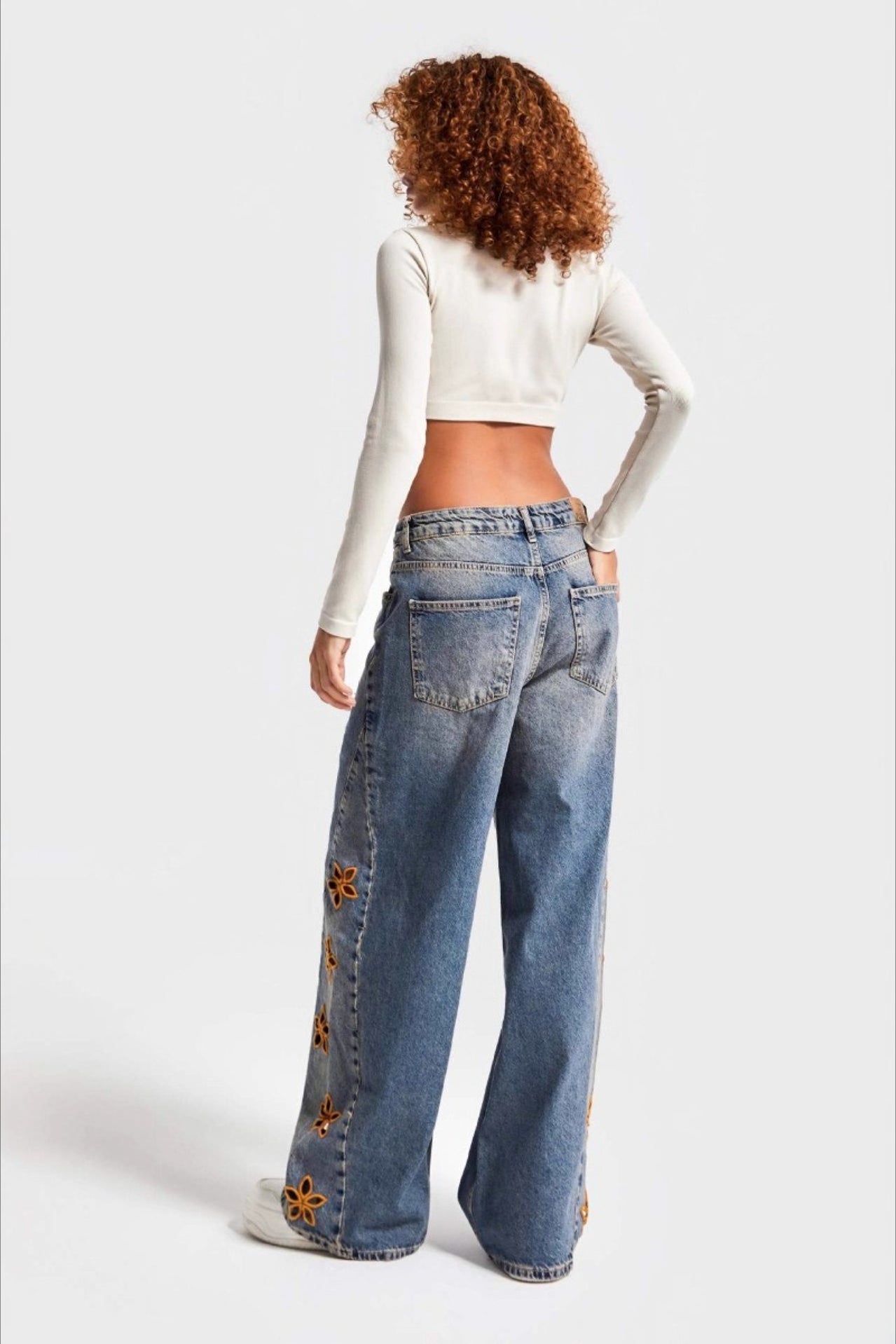 High Waist Embroidered Wide Leg Loose Fashionable Jeans Secondary image