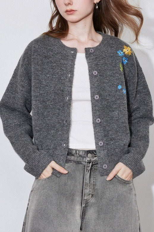 Vintage Floral Embroidery Sweater Secondary image