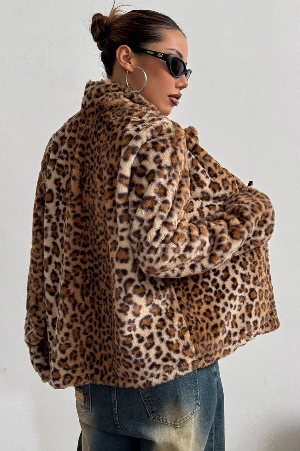 Thickened Leopard Print Lapel Coat Secondary image