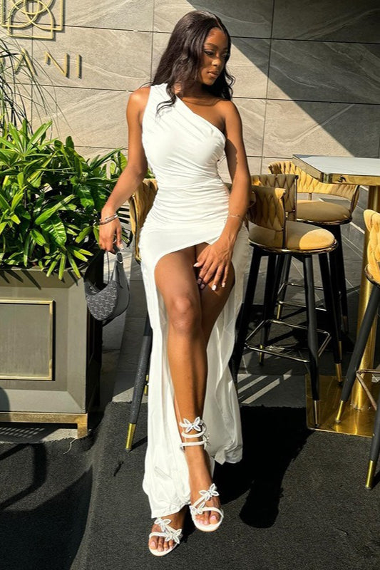 Elegant Solid Long Reception Dress Secondary image