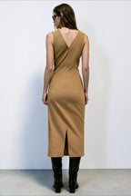 Sleeveless Scoop Neck Solid Midi Dress