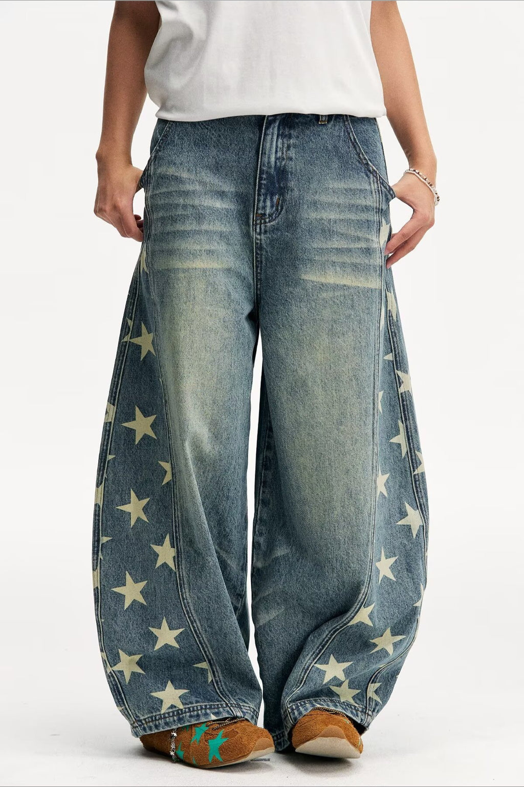Star Panel Faded Barrel Leg Jeans