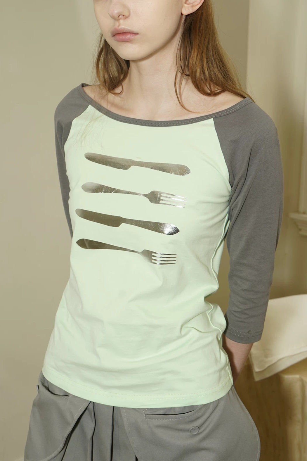 Cutlery Graphic Raglan Three Quarter Sleeve T-Shirt