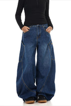 Oversized Pocket Low Rise Barrel Jeans
