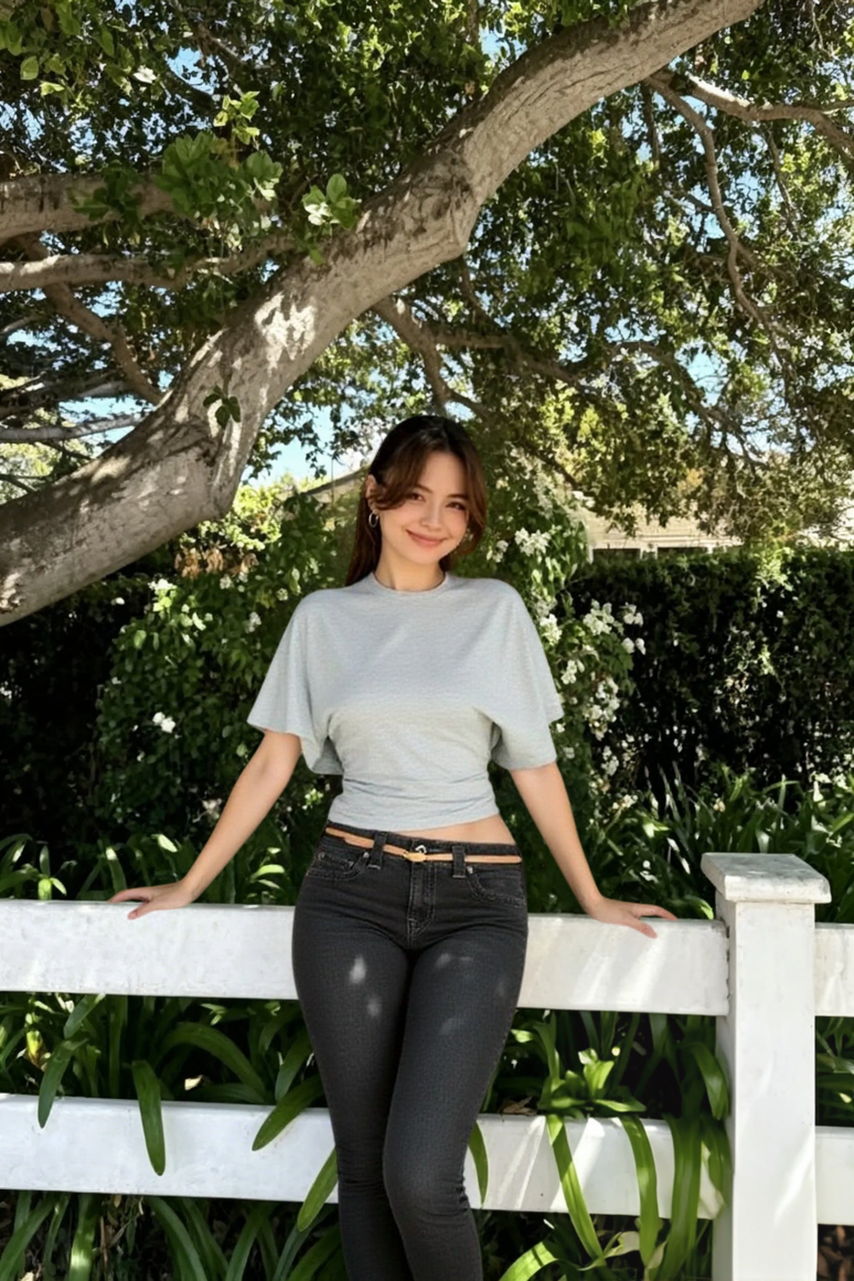 Waist Slimming Shoulder T-shirt Main image