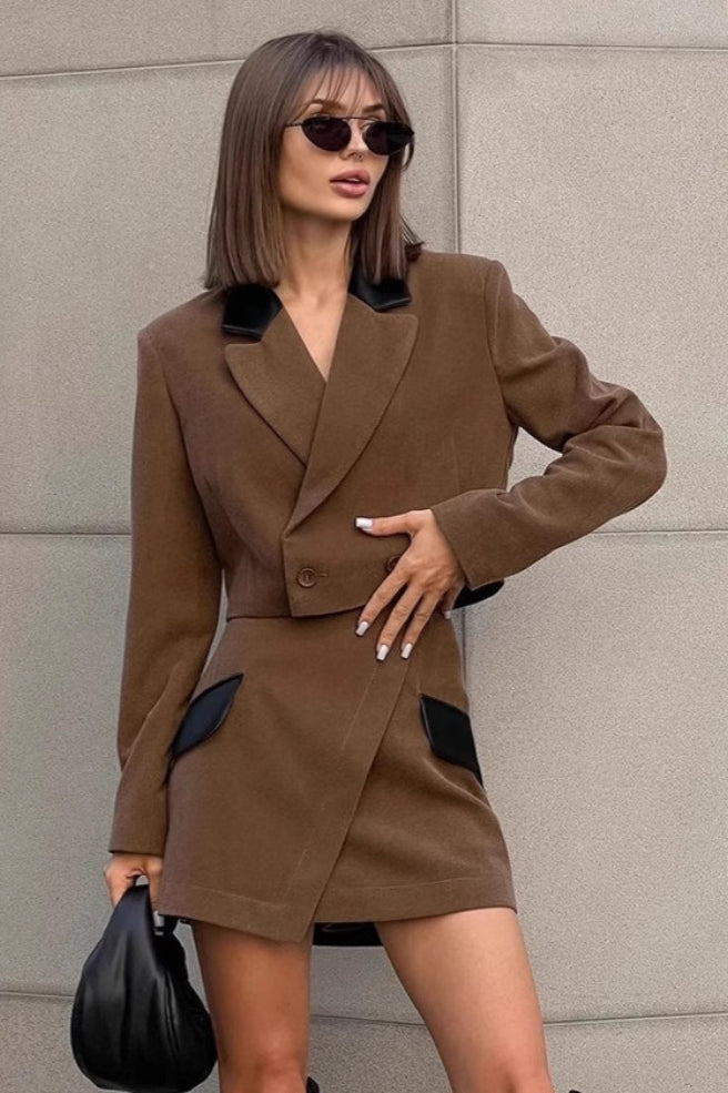 Timeless Brown Tweed Blazer Secondary image