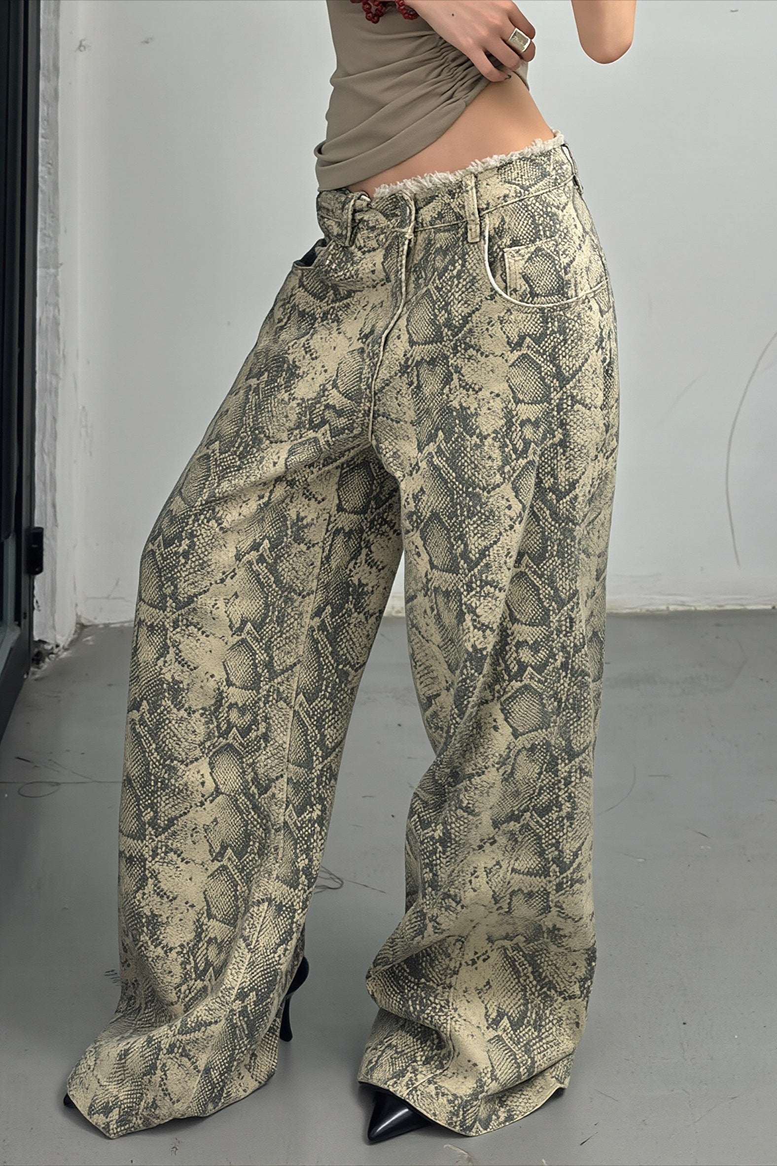 Snakeskin Print Mid Rise Wide Leg Jeans Secondary image