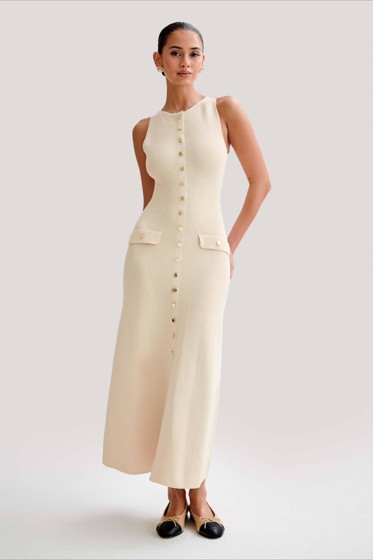 Buttoned Crewneck Sleeveless Knit Bodycon Maxi Sweater Dress Secondary image