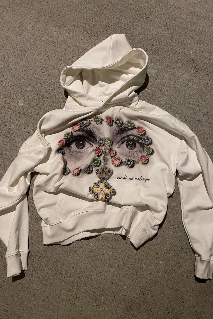 Eye Cross Graphic Cropped Pullover Hoodie