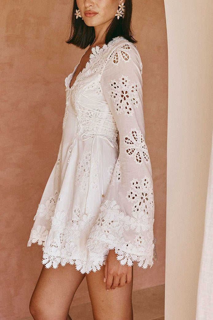 Lace Trim V Neck Bodycon Lace Dress Secondary image
