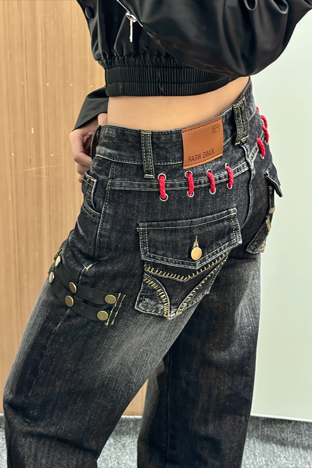 Heavy Wash Pocket Stitch Wide Leg Jeans