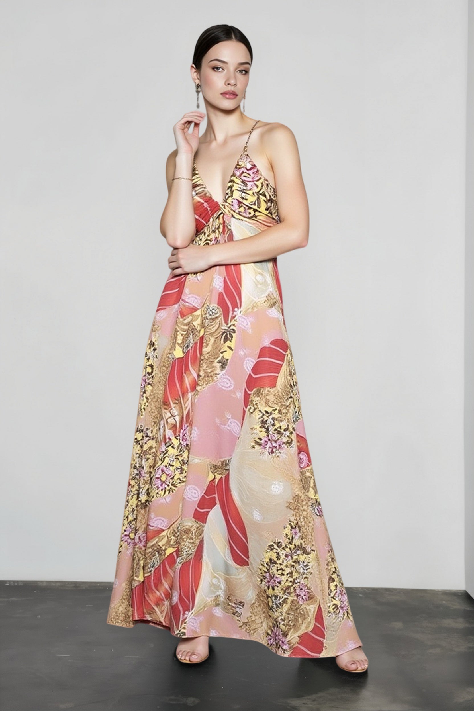Chic Sleeveless Floral Vacation Dress Main image