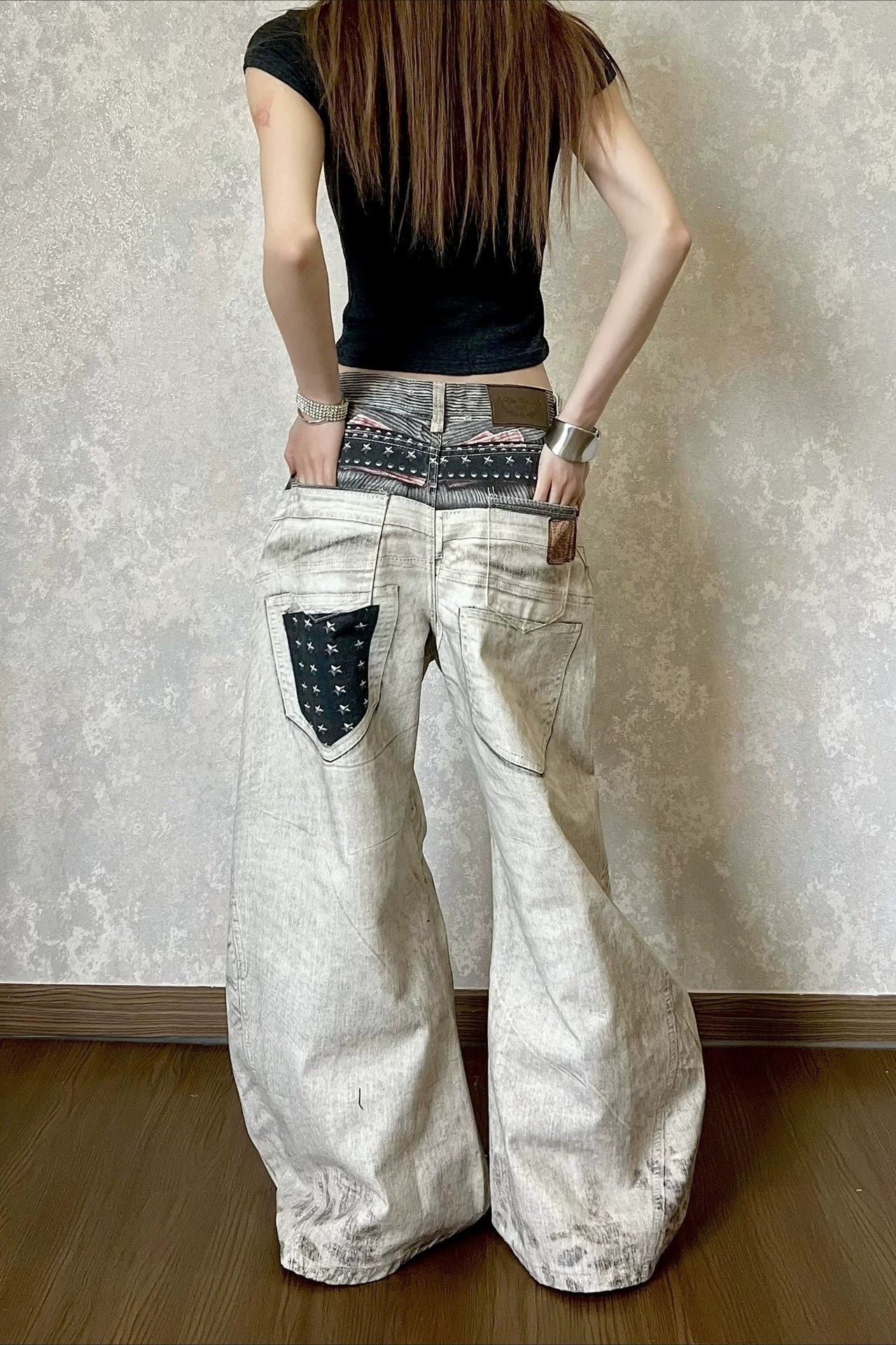Digital Graphic Strap Wide Leg Jeans Secondary image