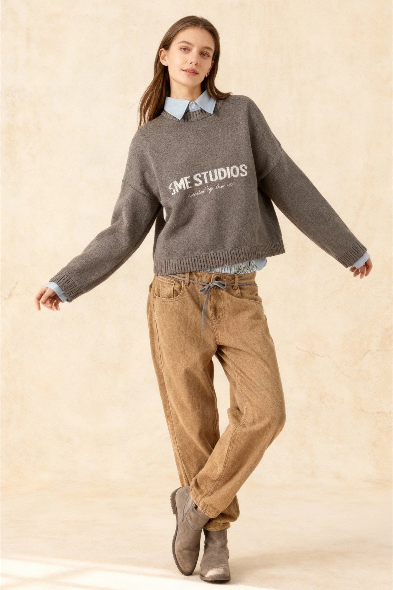 Embroidery Knit Slouchy Pullover Blouse Secondary image