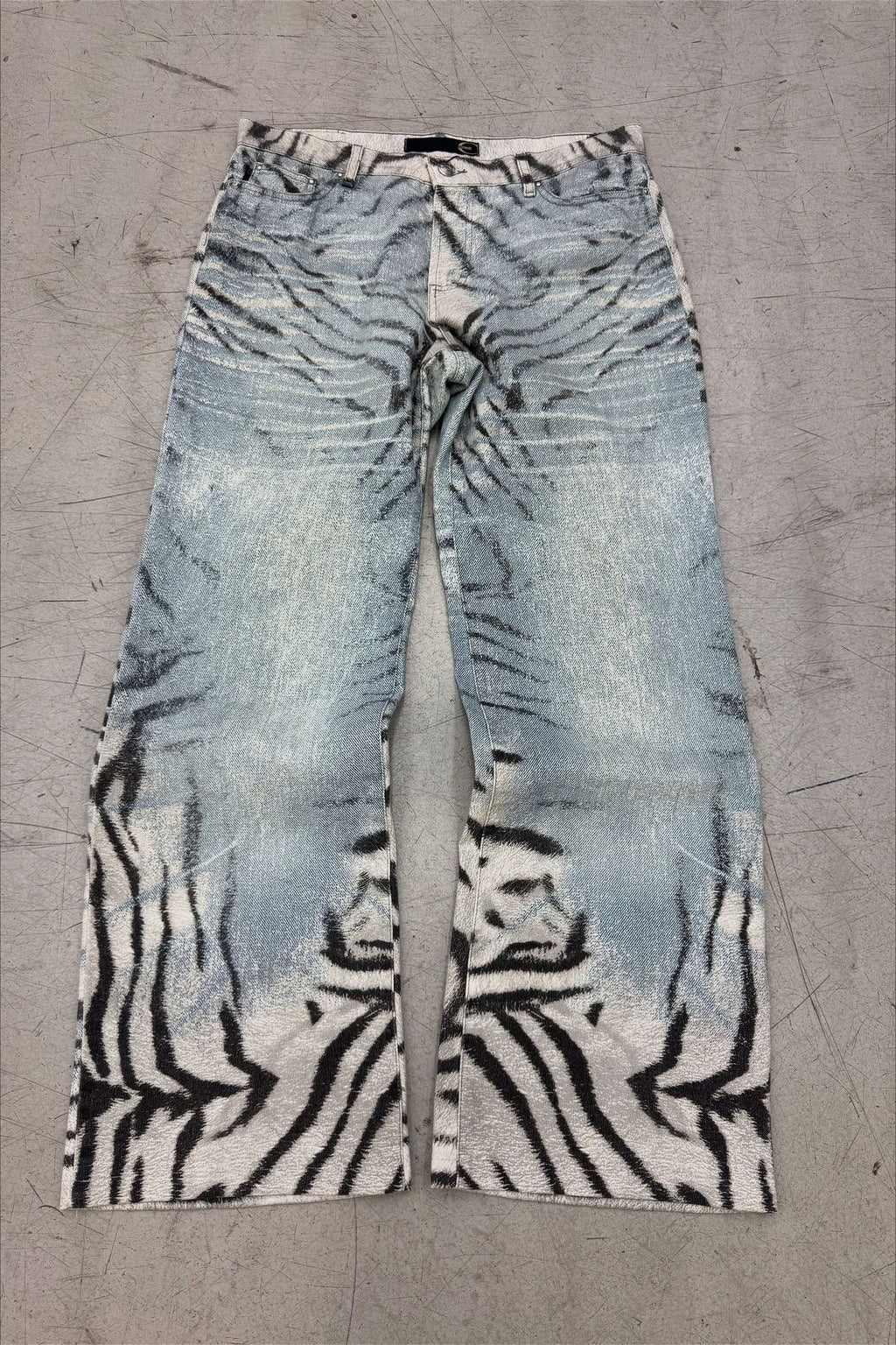 Tiger Graphic Washed Wide Leg Jeans