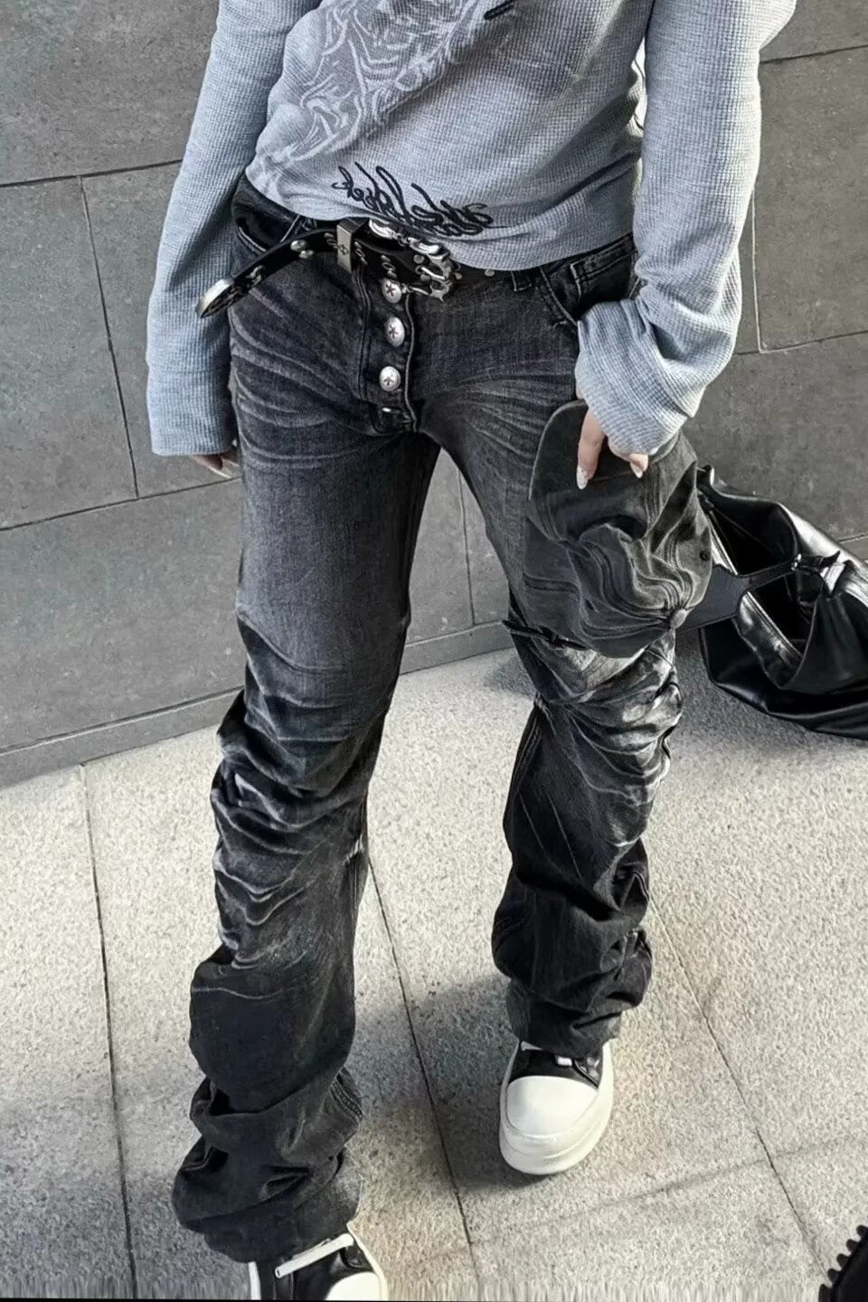 Crinkled Washed Low Rise Barrel Jeans