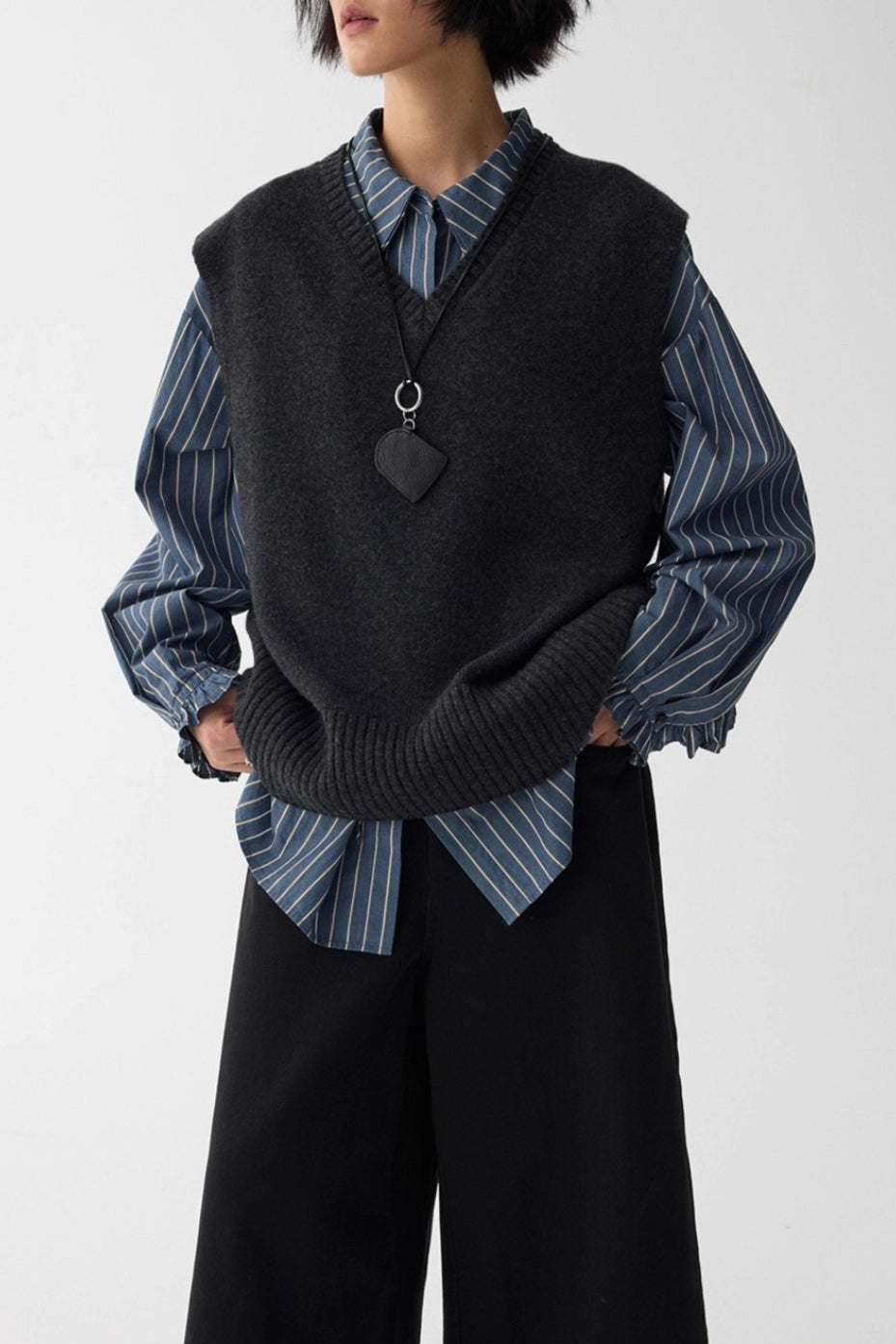 Detachable Cowl V-Neck Knit Top Secondary image