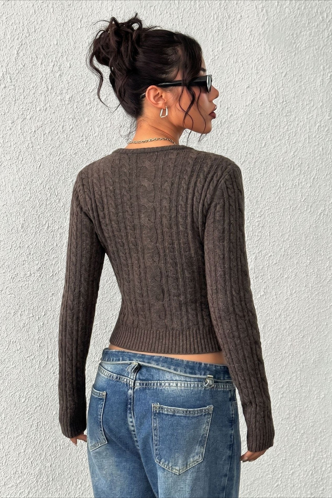 Cable Knit Scoop Neck Cropped Fitted Sweater Secondary image