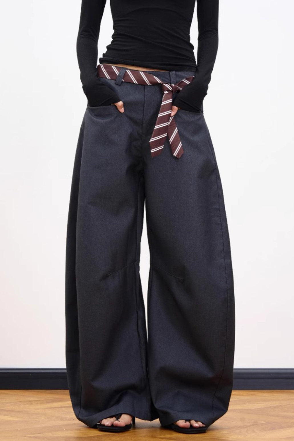 Paisley Accent Curved Leg Wide Leg Tailored Pants Main image