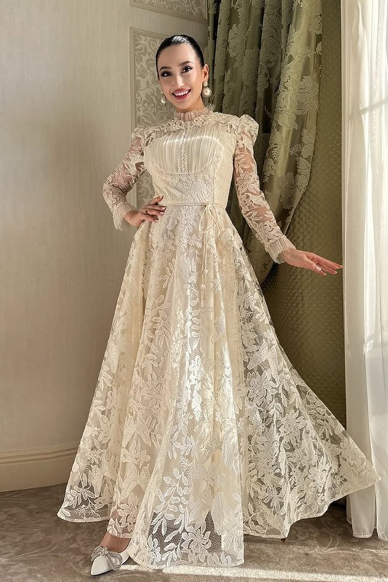 Retro Elegant Lace Embroidered Wedding Dress Secondary image
