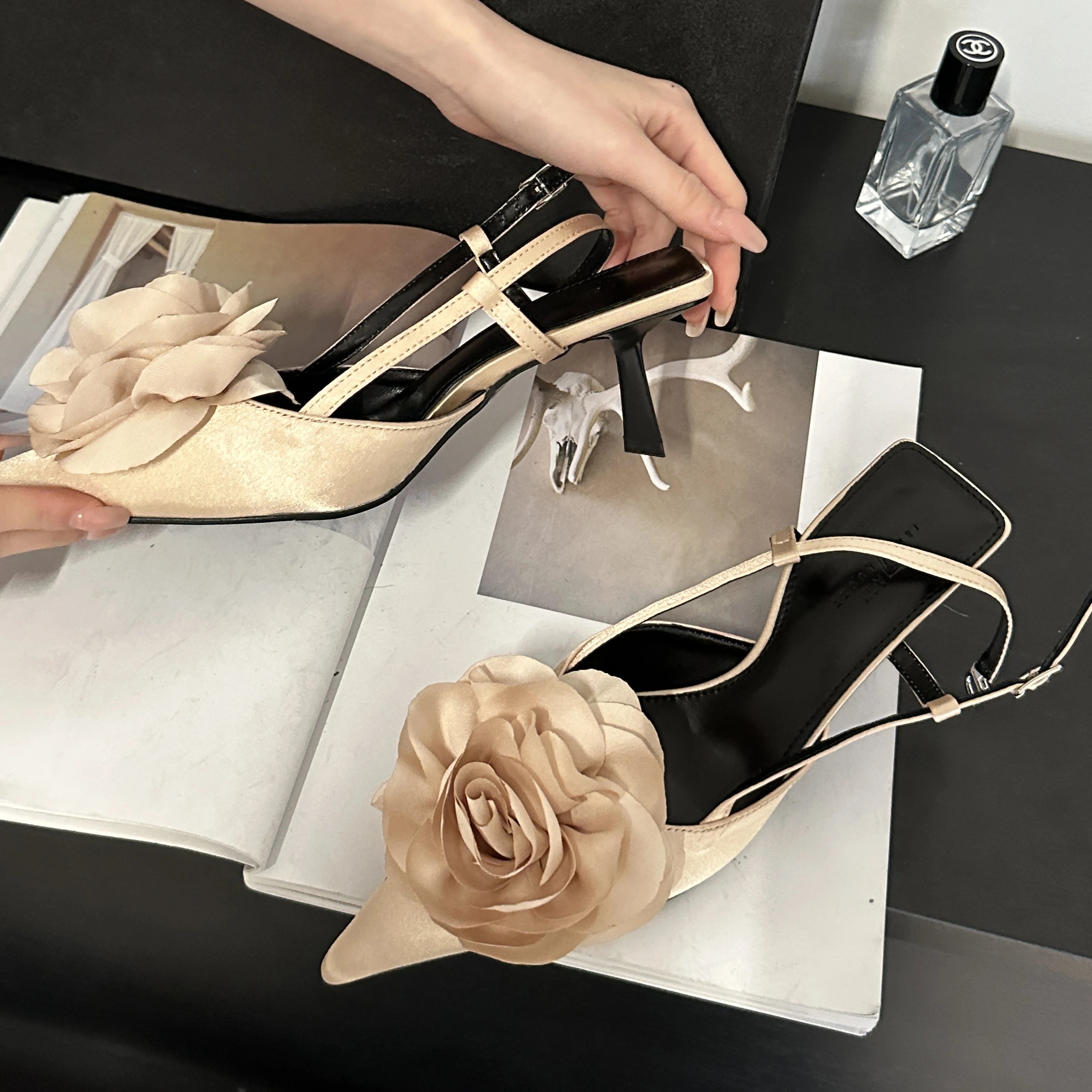 Fashion Buckle Strap Women  Pointed Toe Thin Wedding Designer Dress Mule Ladies Shoes Low Heel Pumps Secondary image