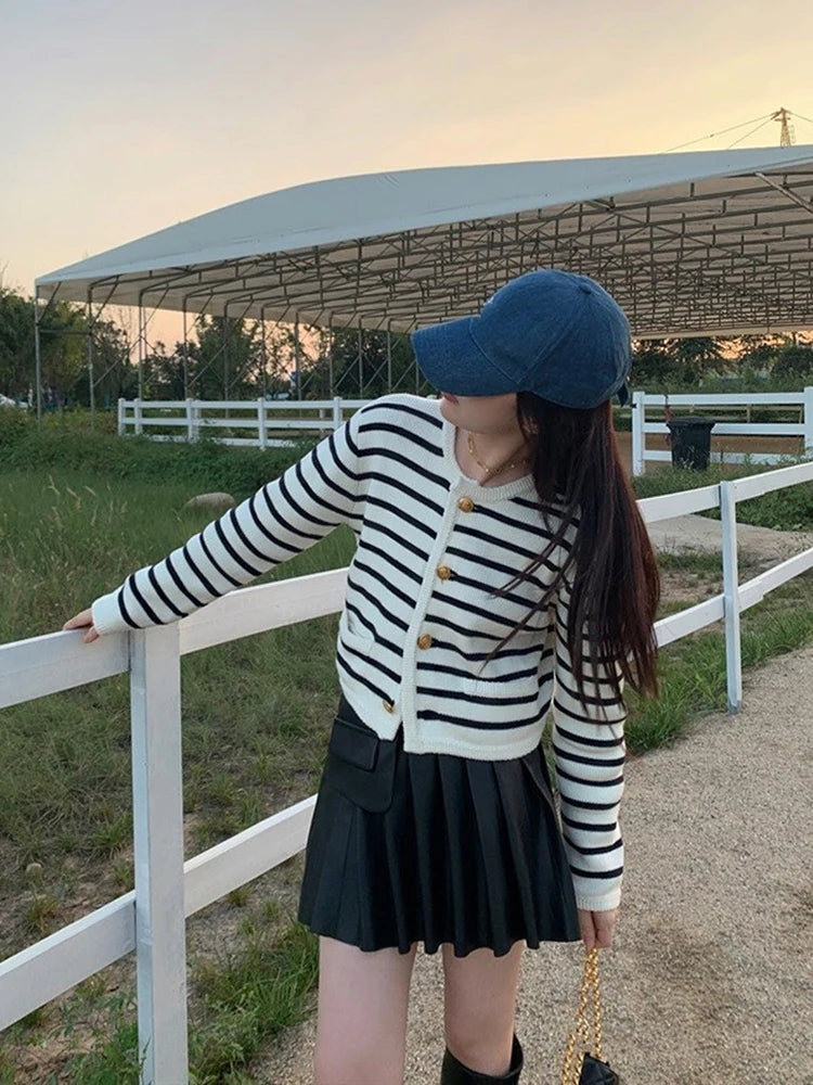Fashion White Black Striped Knitted Female Winter Short Long Sleeve Cardigan Main image