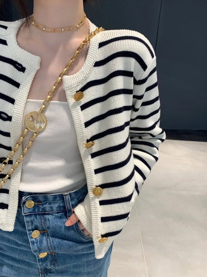 Fashion White Black Striped Knitted Female Winter Short Long Sleeve Cardigan