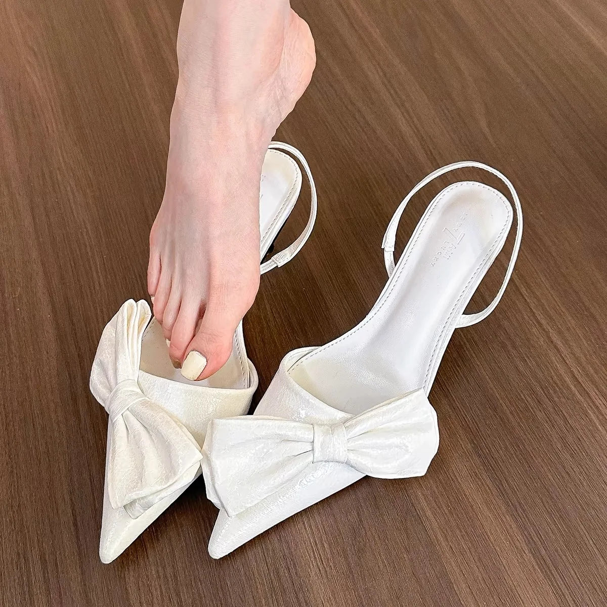 New Street Style Butterfly-knot  Pointed Toe Thins Slingbacks Elegant Women Shoes Low Heel Pumps Secondary image