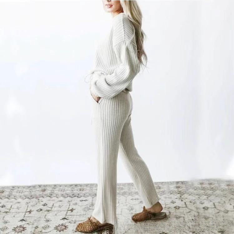 Cozy Comfortable Relaxed Stylish Soft Fashionable Classic Knit Suit Secondary image