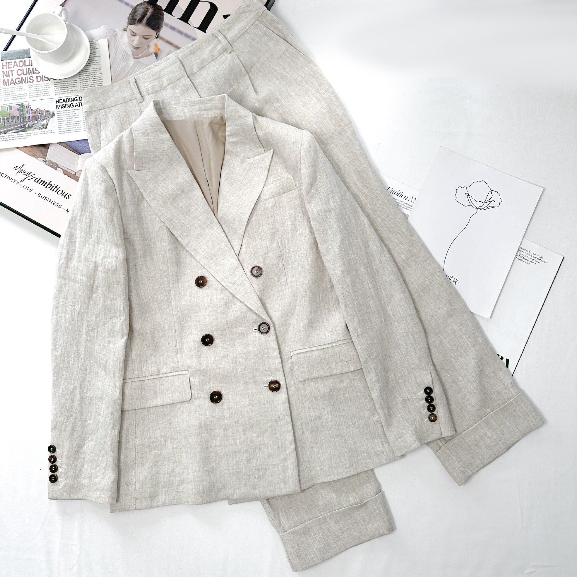 Modern Stylish Chic Trendy Casual Comfortable Relaxed Fall Suit Secondary image