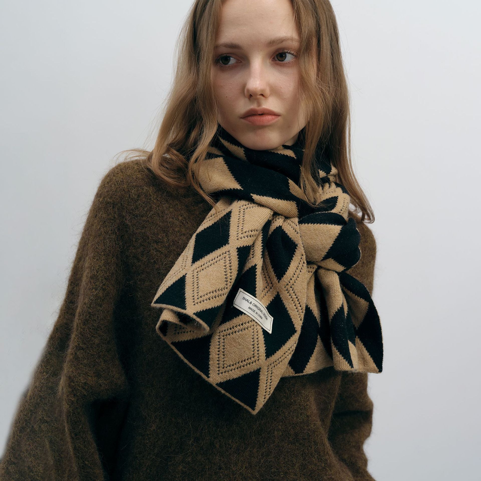 Niche Designer Versatile Warm High-end Knitted Scarf Main image